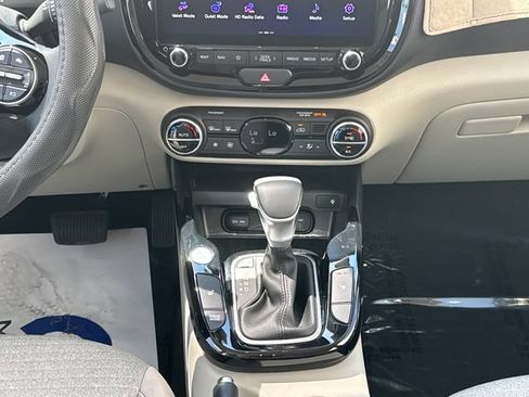 Used 2025 Kia Soul EX FWD image 23