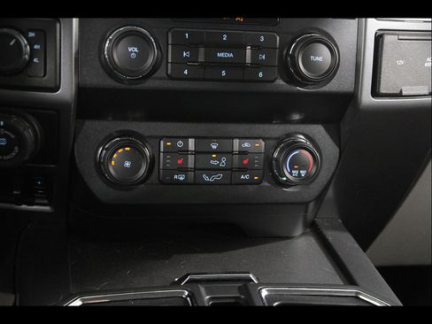 Used 2019 Ford F150 XLT w/ Equipment Group 302A Luxury AWD/4WD image 16
