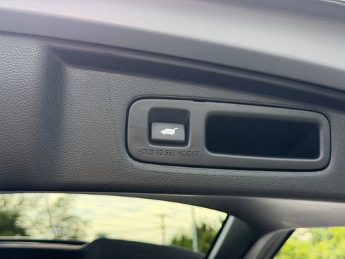 Used 2025 Honda CR-V EX-L image 32
