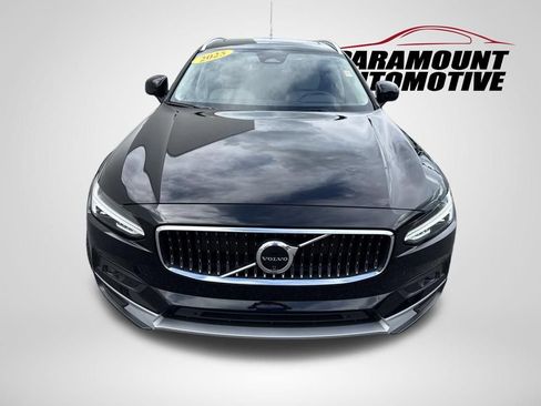 Used 2025 Volvo V90 B6 Cross Country Plus AWD/4WD image 2