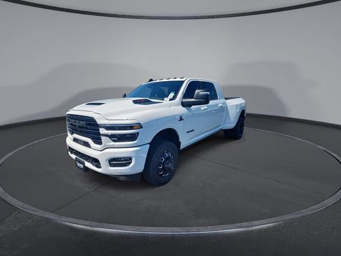 New 2026 RAM 3500 Laramie AWD/4WD image 4