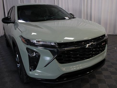 Used 2024 Chevrolet Trax RS w/ Driver Confidence Package image 29