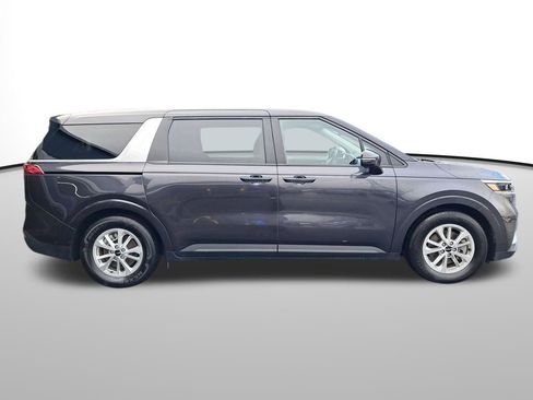 Used 2024 Kia Carnival LX image 7