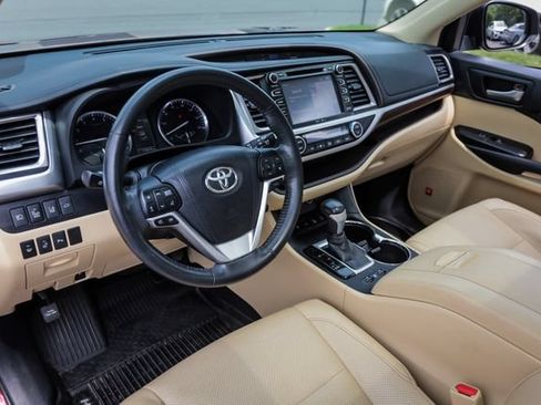 Used 2015 Toyota Highlander Limited Platinum AWD/4WD image 53
