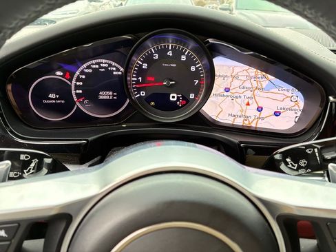 Used 2018 Porsche Panamera 4S image 34