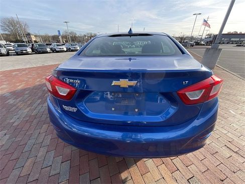 Used 2017 Chevrolet Cruze LT image 17
