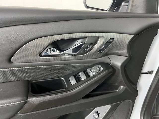 Used 2023 Chevrolet Traverse Premier w/ Redline Edition AWD/4WD image 16