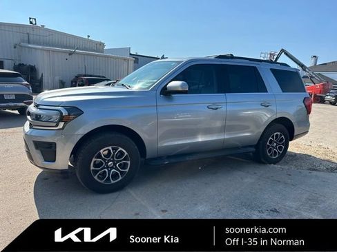 Used 2024 Ford Expedition XLT AWD/4WD image 1
