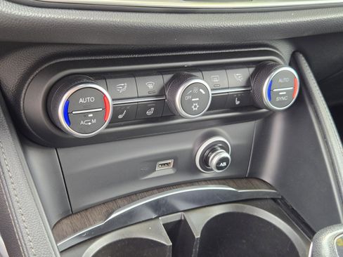 Used 2018 Alfa Romeo Stelvio Ti AWD/4WD image 21
