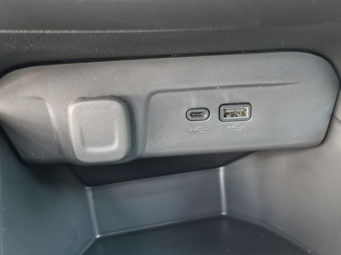 New 2026 Chevrolet Trax RS w/ Sunroof Package FWD image 29