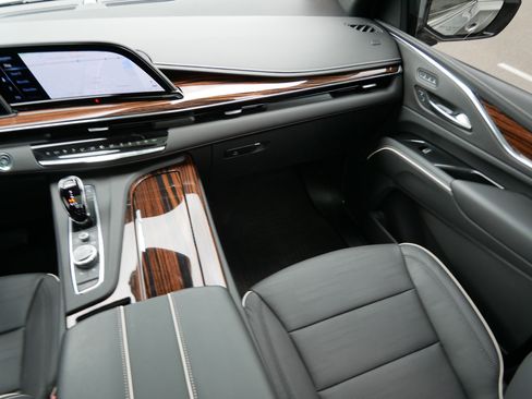 Certified 2023 Cadillac Escalade Premium Luxury w/ Performance Package AWD/4WD image 11