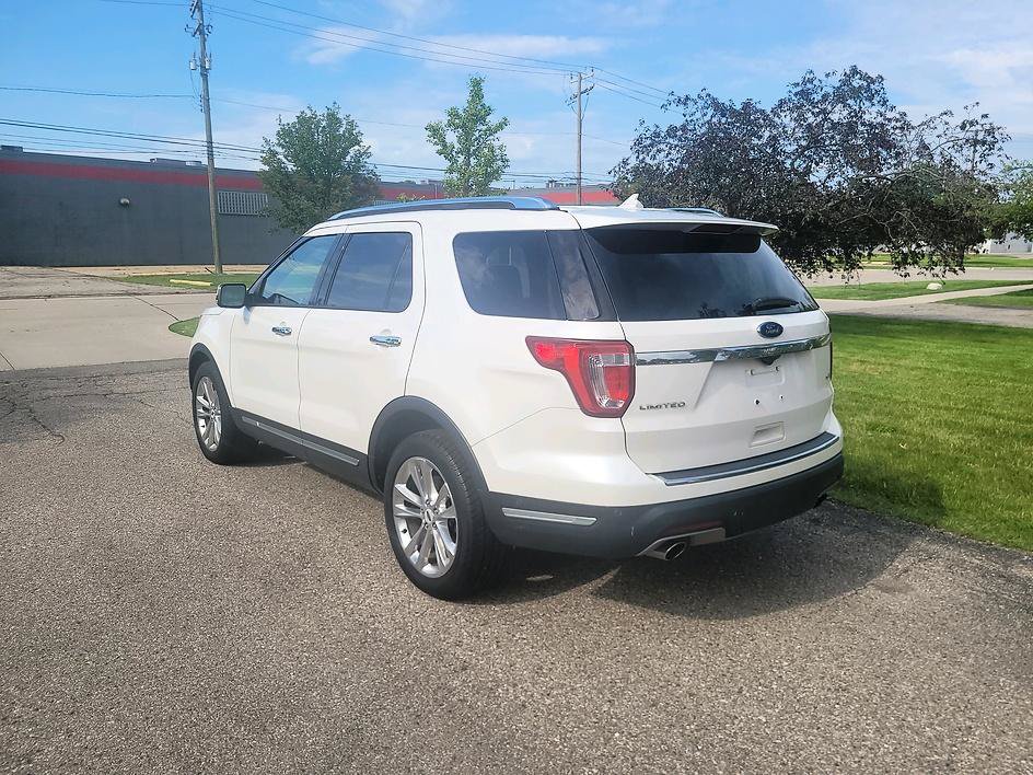 Used 2019 Ford Explorer Limited w/ Equipment Group 301A AWD/4WD image 5