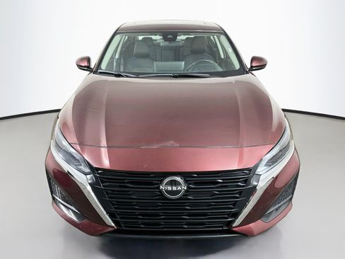 Used 2024 Nissan Altima 2.5 SV w/ SV Premium Package FWD image 2