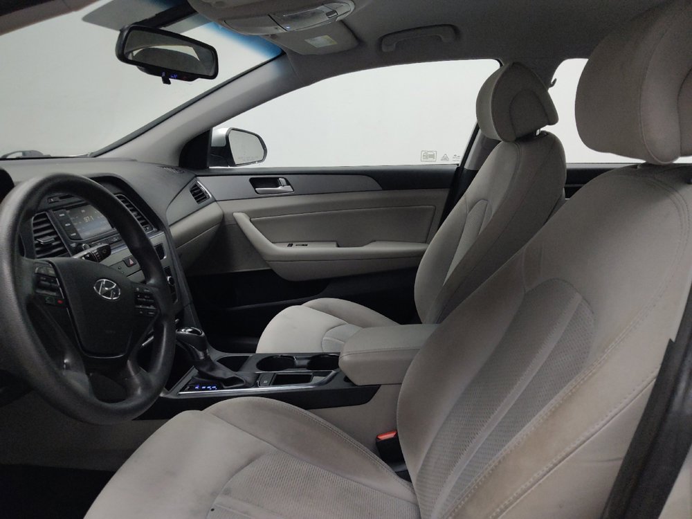 Used 2015 Hyundai Sonata SE w/ Option Group 02 FWD image 17