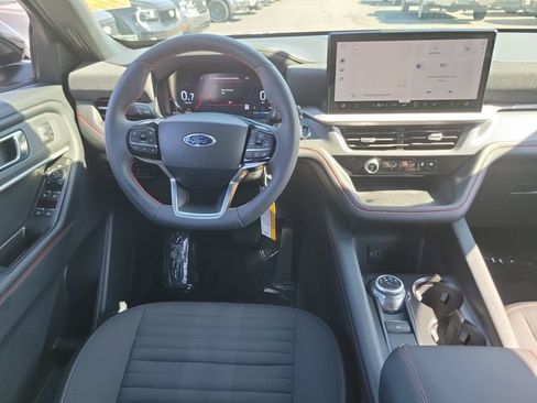 Used 2026 Ford Explorer ST-Line w/ ST-Line Street Pack RWD image 4