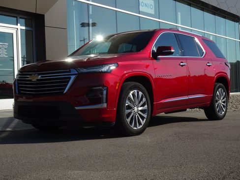 Used 2023 Chevrolet Traverse Premier w/ LPO, Floor Liner Package FWD image 1
