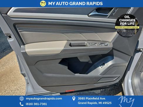 Used 2022 Volkswagen Atlas Cross Sport SEL Premium R-Line AWD/4WD image 10