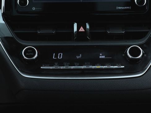 Used 2021 Toyota Corolla LE w/ Carpet Mat Package (TMS) image 26