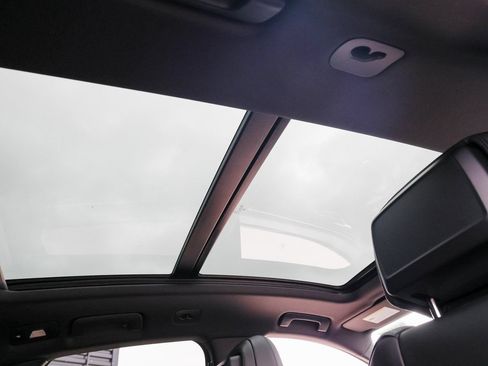 Certified 2026 Porsche Macan S AWD/4WD image 30