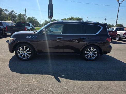 Used 2012 INFINITI QX56 4WD w/ Deluxe Touring Pkg image 2