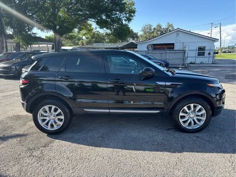 Used 2019 Land Rover Range Rover Evoque SE AWD/4WD image 4