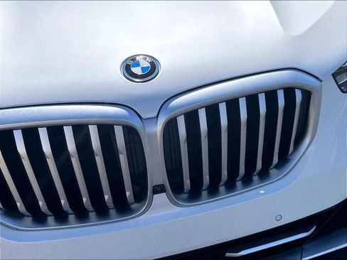 Used 2025 BMW X5 xDrive50e w/ Premium Package AWD/4WD image 32