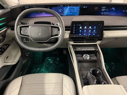 New 2026 Lincoln Nautilus Reserve image 8