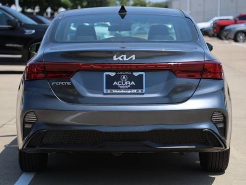 Used 2024 Kia Forte LXS w/ LXS Technology Package FWD image 5