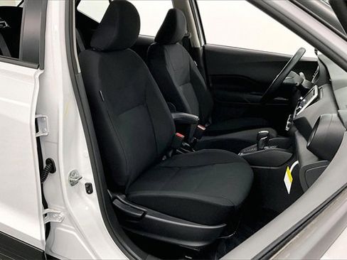 New 2025 Nissan Kicks Play S image 33