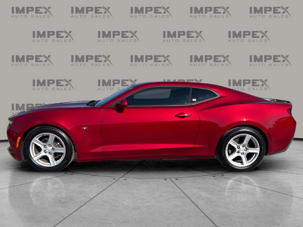 Used 2017 Chevrolet Camaro LT RWD image 2
