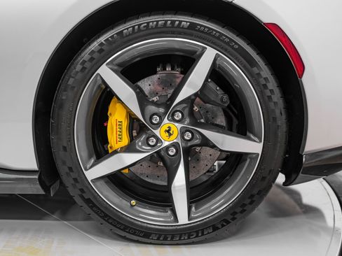 Certified 2023 Ferrari Portofino M image 15