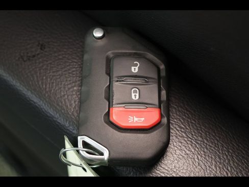 Used 2024 Jeep Wrangler Unlimited AWD/4WD image 10