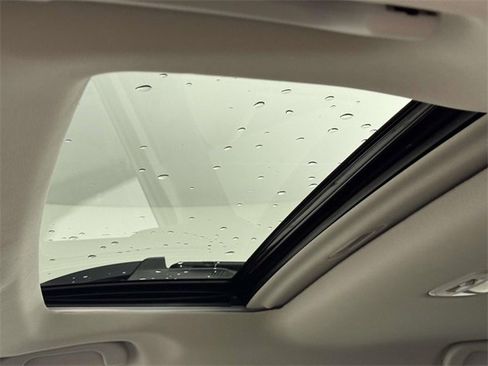 Used 2025 Subaru Outback Premium image 31