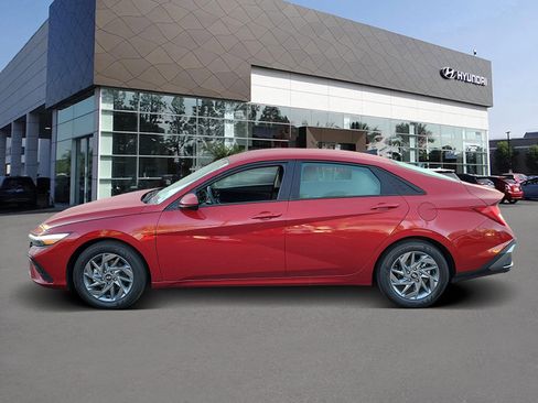 Certified 2025 Hyundai Elantra Blue image 3