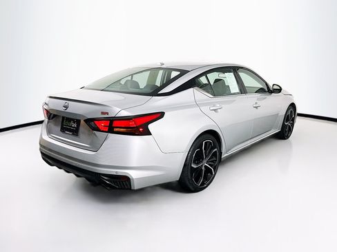 Used 2024 Nissan Altima 2.5 SR FWD image 9