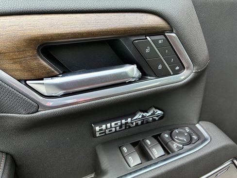 New 2026 Chevrolet Silverado 1500 High Country w/ High Country Premium Package AWD/4WD image 26