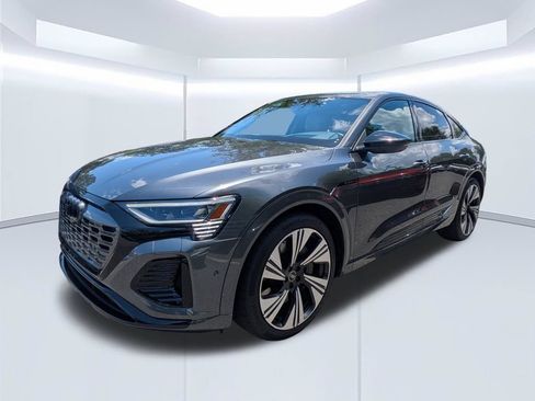 Used 2024 Audi Q8 e-tron Prestige w/ Prestige Package AWD/4WD image 7