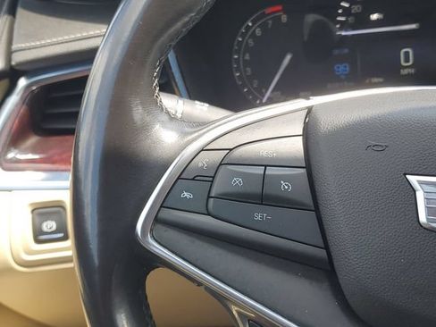 Used 2018 Cadillac XT5 Luxury w/ Driver Awareness Package AWD/4WD image 10
