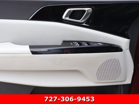 Used 2023 Kia Carnival EX FWD image 14