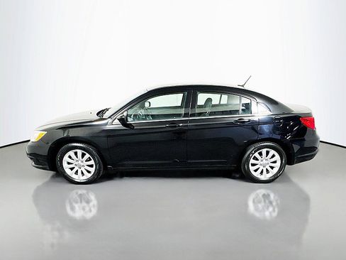 Used 2013 Chrysler 200 Touring FWD image 4