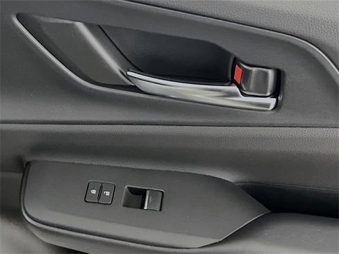 New 2025 Toyota Prius Plug-In Hybrid image 29