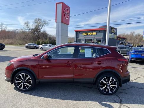Used 2019 Nissan Rogue Sport SL AWD/4WD image 2