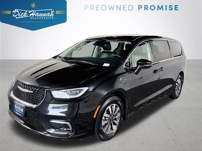 Used 2023 Chrysler Pacifica Touring-L