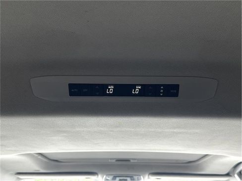 Used 2021 Toyota Sienna XLE AWD/4WD image 19