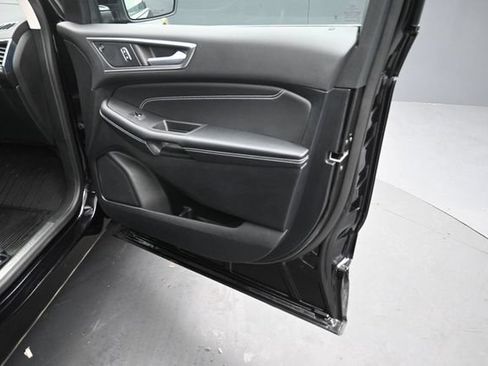 Certified 2024 Ford Edge Titanium AWD/4WD image 31