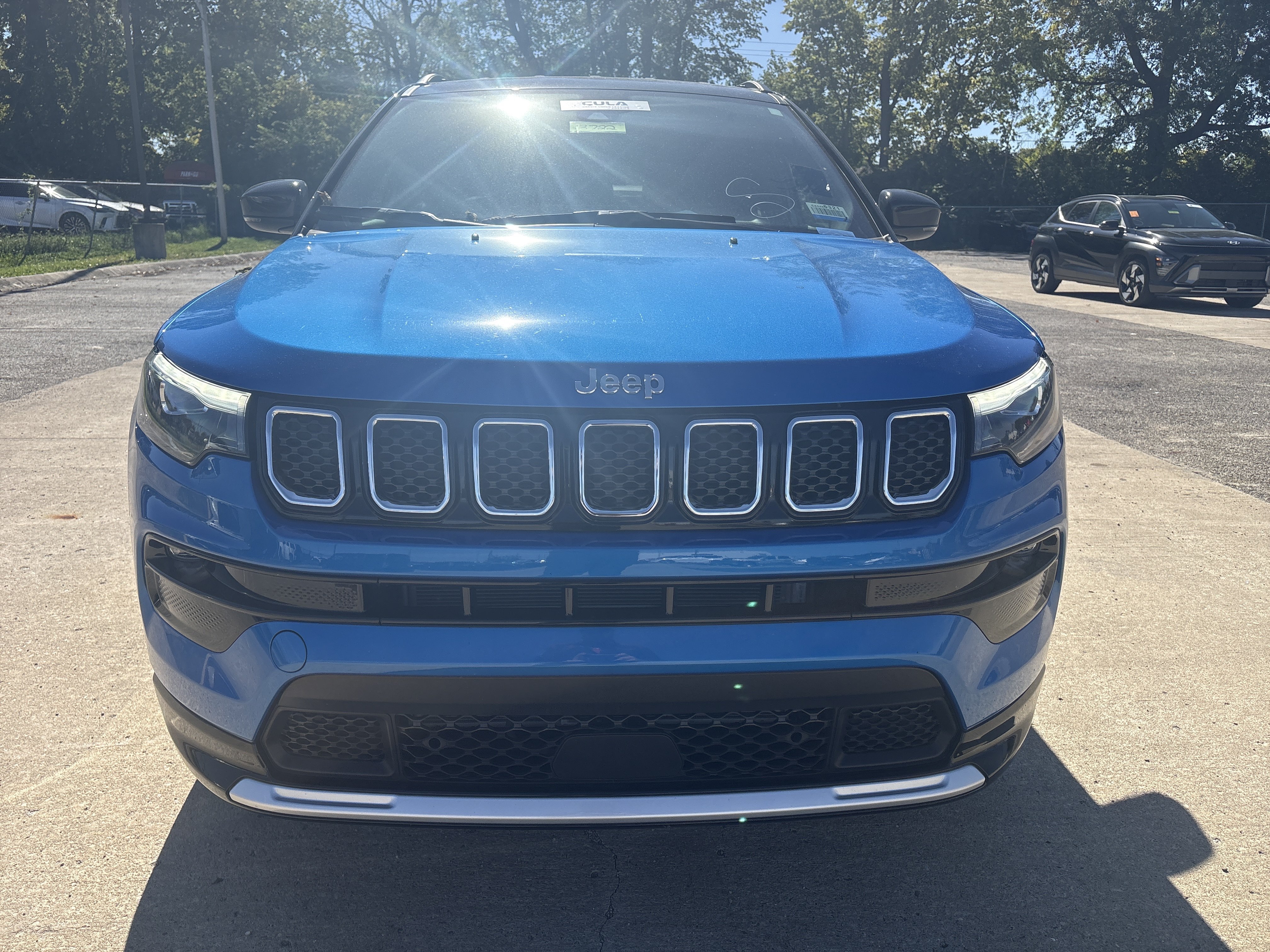 Used 2024 Jeep Compass Limited w/ Elite Group AWD/4WD image 2