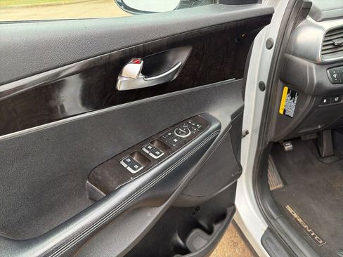 Used 2016 Kia Sorento EX w/ EX Touring Package image 13
