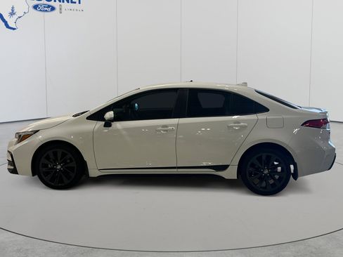 Used 2023 Toyota Corolla SE FWD image 7