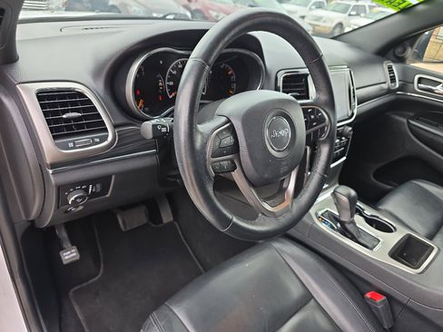 Used 2019 Jeep Grand Cherokee Limited image 10