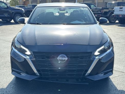 Used 2023 Nissan Altima 2.5 SV w/ SV Premium Package image 13